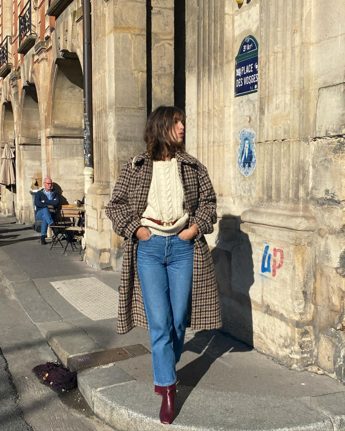 4 kiểu quần jeans tôn dáng, thanh lịch được phụ nữ Pháp diện từ năm này qua năm khác - Ảnh 2. 4 kiểu quần jeans tôn dáng, thanh lịch được phụ nữ Pháp diện từ năm này qua năm khác - Ảnh 2.