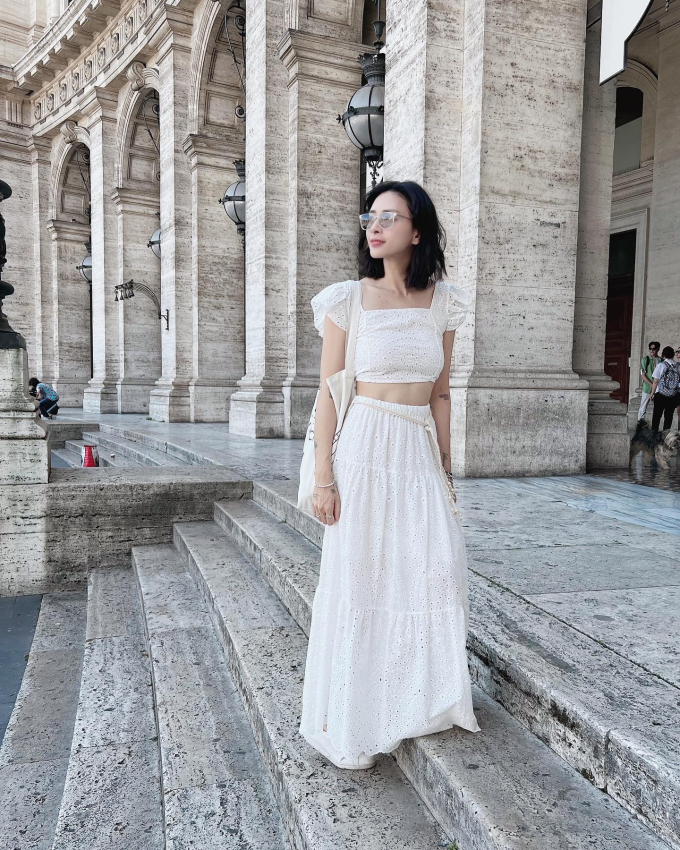 Phong cách của Ngô Thanh Vân cực trẻ trung, sang xịn mịn ở tuổi 45 nhờ 5 kiểu trang phục - Ảnh 7. Phong cách của Ngô Thanh Vân cực trẻ trung, sang xịn mịn ở tuổi 45 nhờ 5 kiểu trang phục - Ảnh 7.