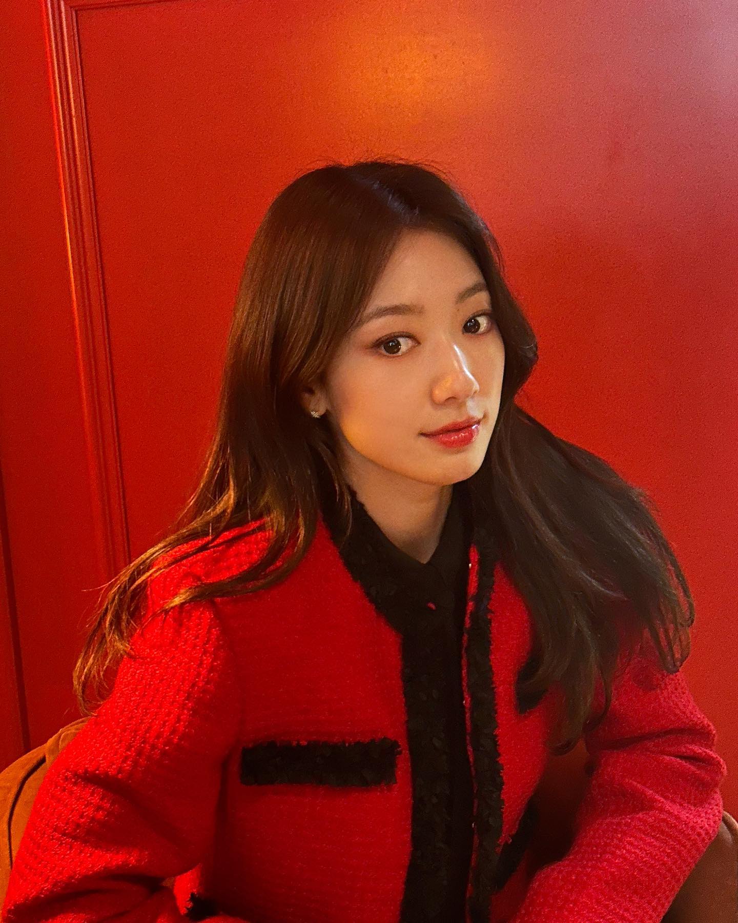 Bộ sưu tập áo khoác đẹp mê của Park Shin Hye: Toàn kiểu sang trọng và trẻ trung, phù hợp với tuổi ngoài 30 - Ảnh 3. Bộ sưu tập áo khoác đẹp mê của Park Shin Hye: Toàn kiểu sang trọng và trẻ trung, phù hợp với tuổi ngoài 30 - Ảnh 3.